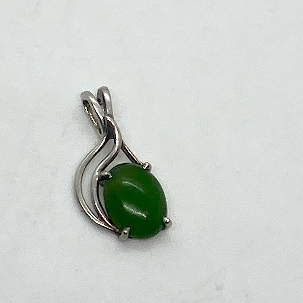 Vtg Sterling Silver & Green Jade Stone Wavy Mini Pendant | 16mm Length